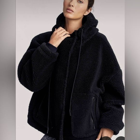Varley Montalvo Relax Jacket - Picture 1 of 8
